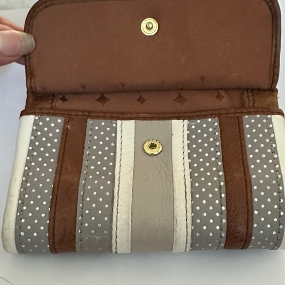Fossil Vintage Brown and Cream Striped Tri-Fold Leather Wallet - Picture 2 of 14
